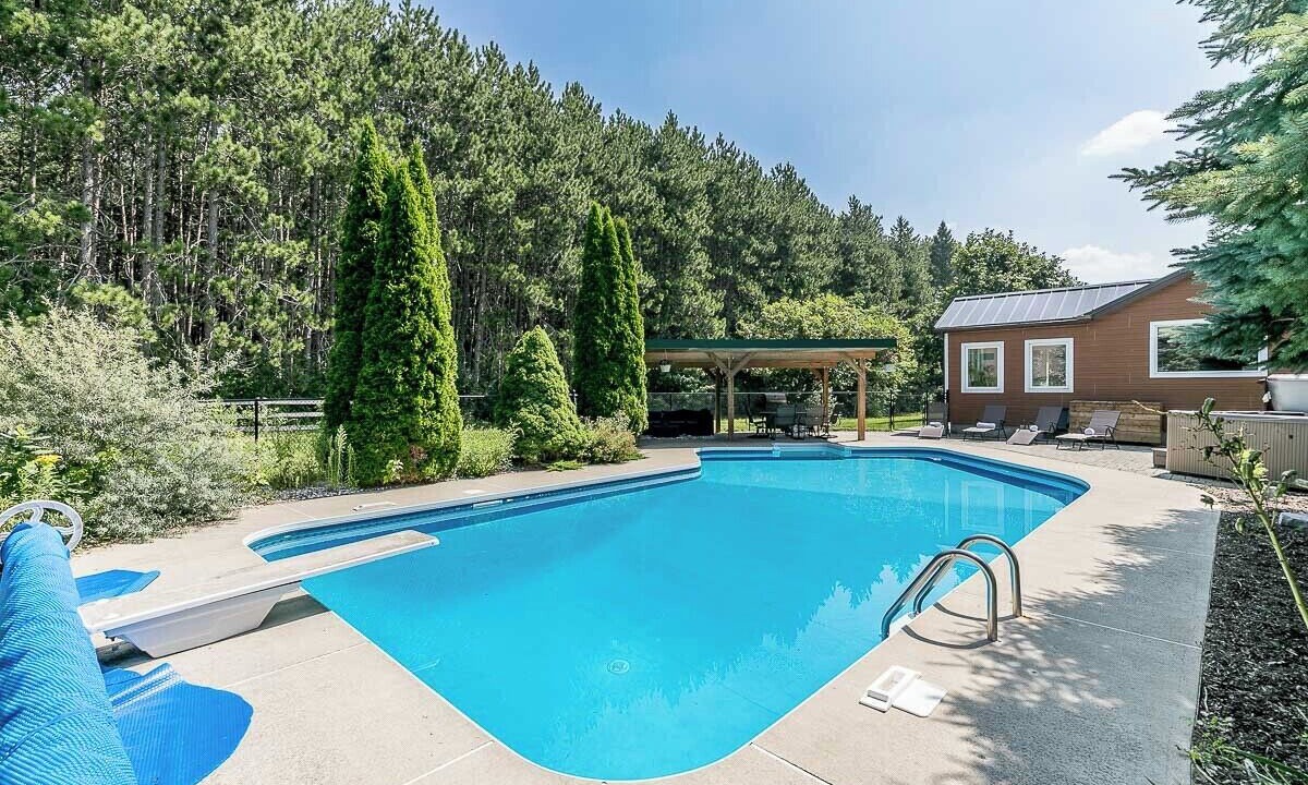 Photo of Outdoor in Springwater