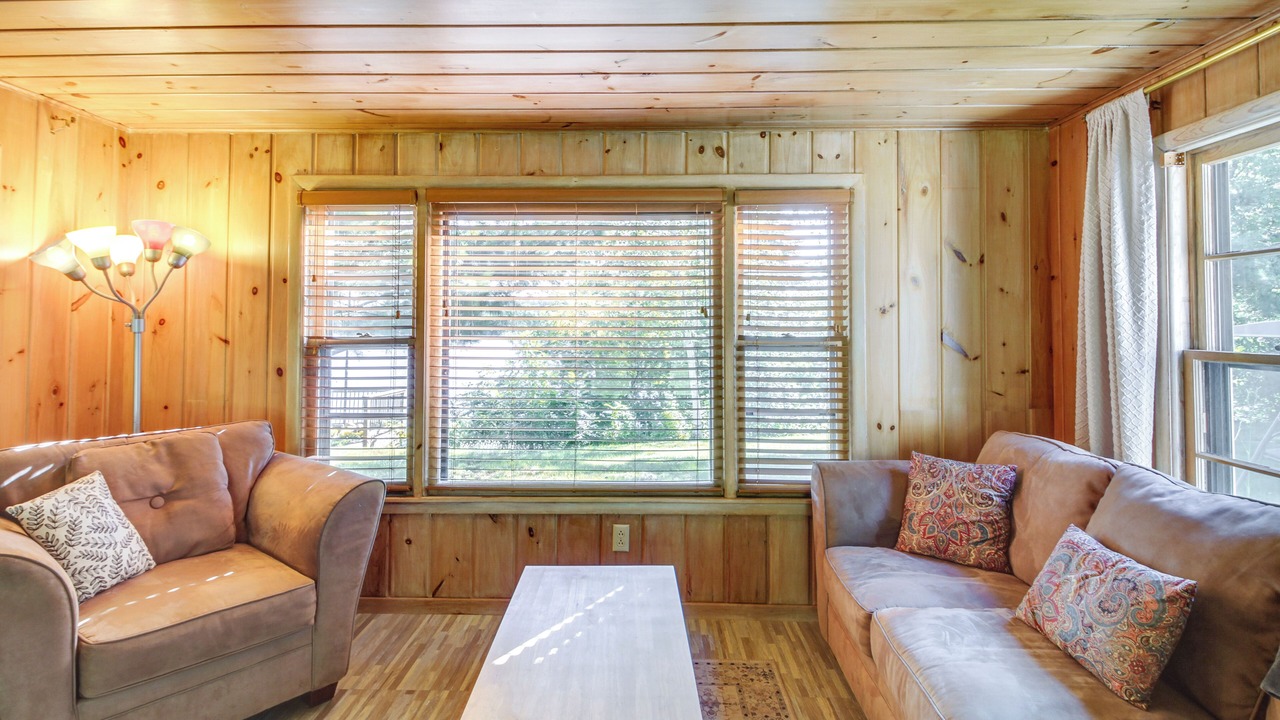 Photo of Livingroom in Emily