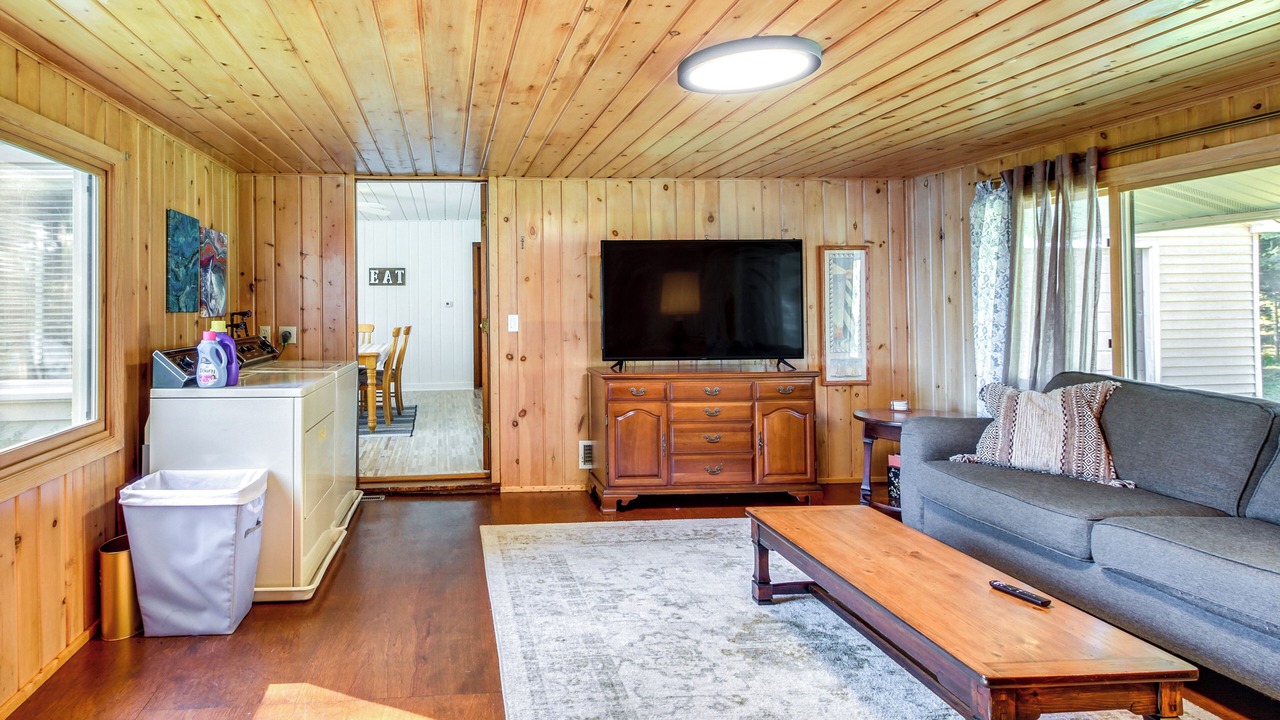 Photo of Livingroom in Emily