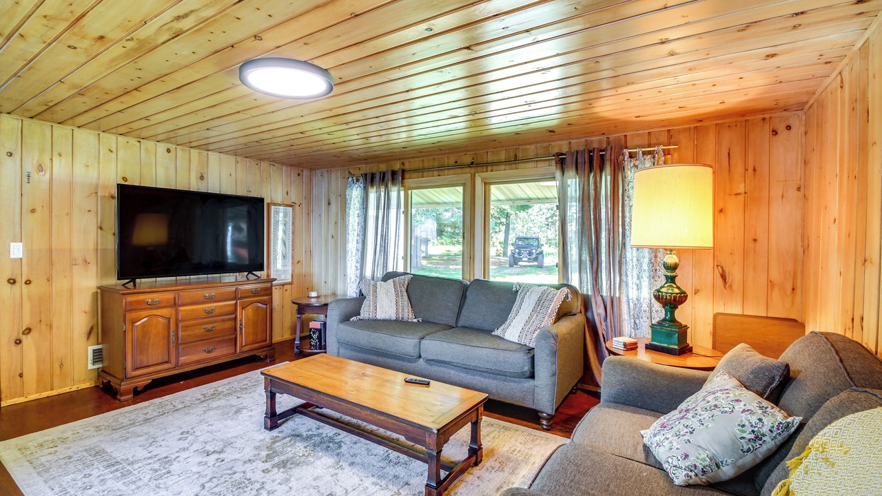 Photo of Bedroom in Emily