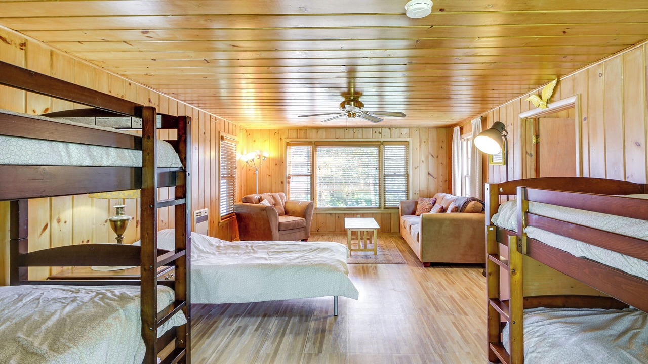 Photo of Bedroom in Emily