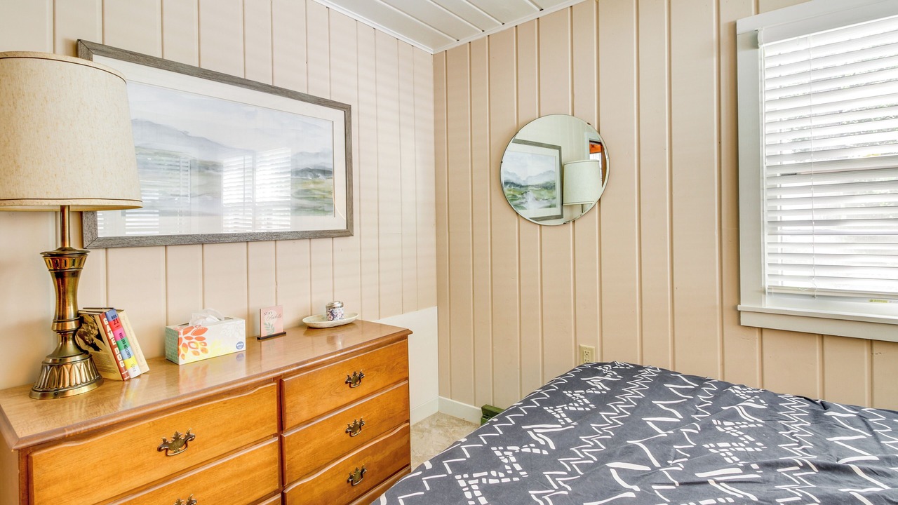 Photo of Bedroom in Emily