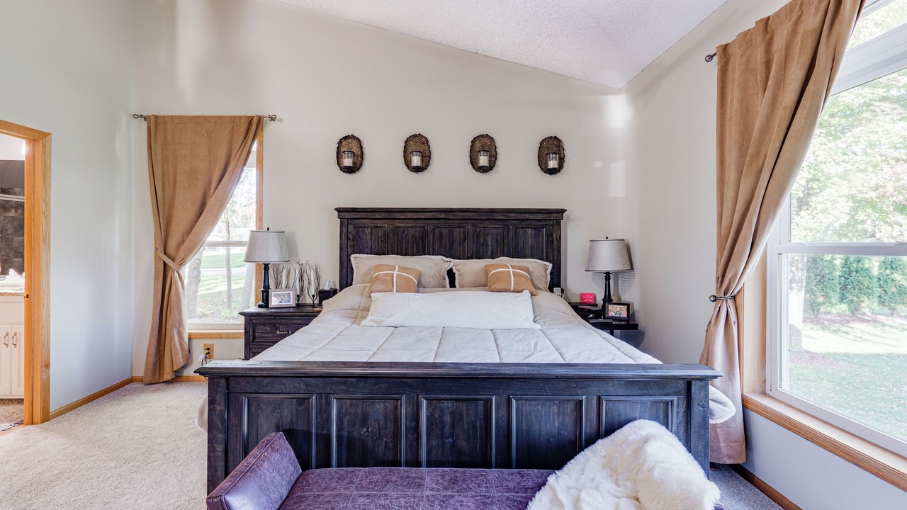 Photo of Bedroom in Maple Grove