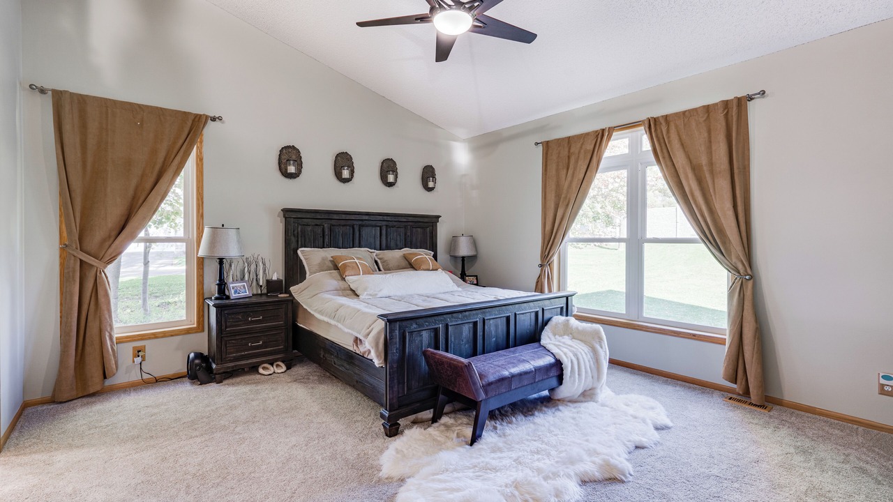 Photo of Bedroom in Maple Grove