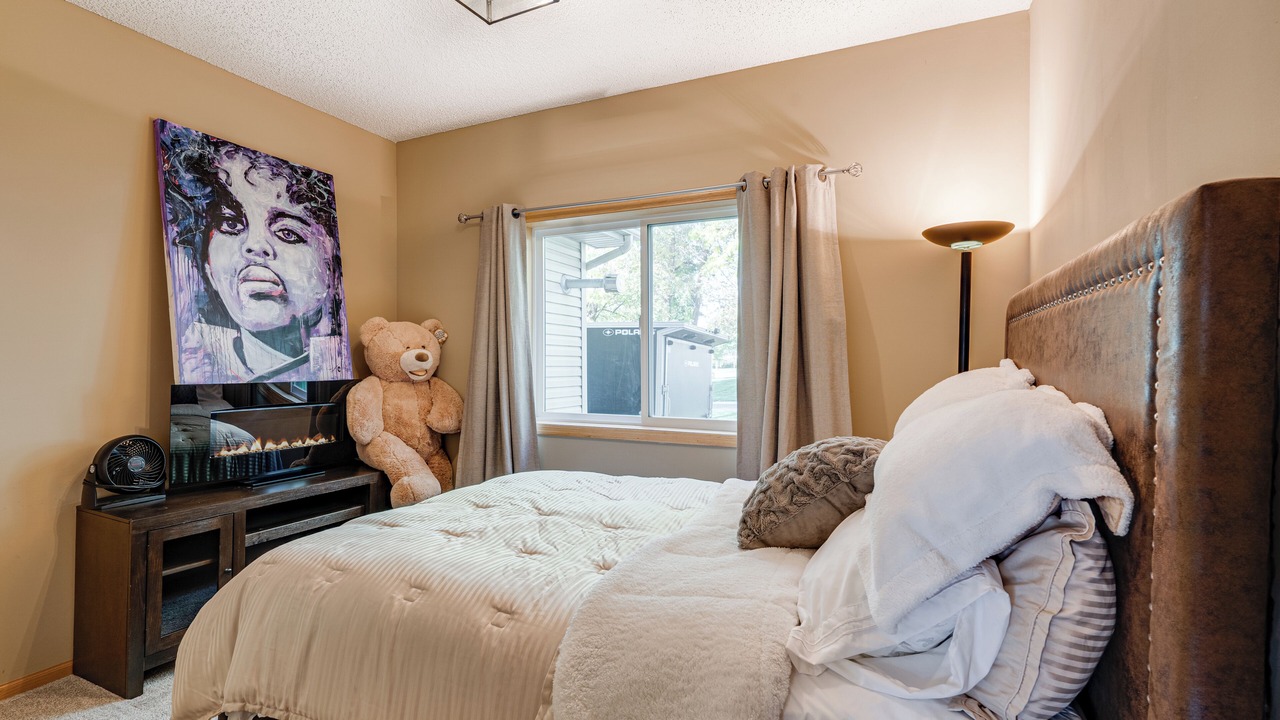 Photo of Bedroom in Maple Grove