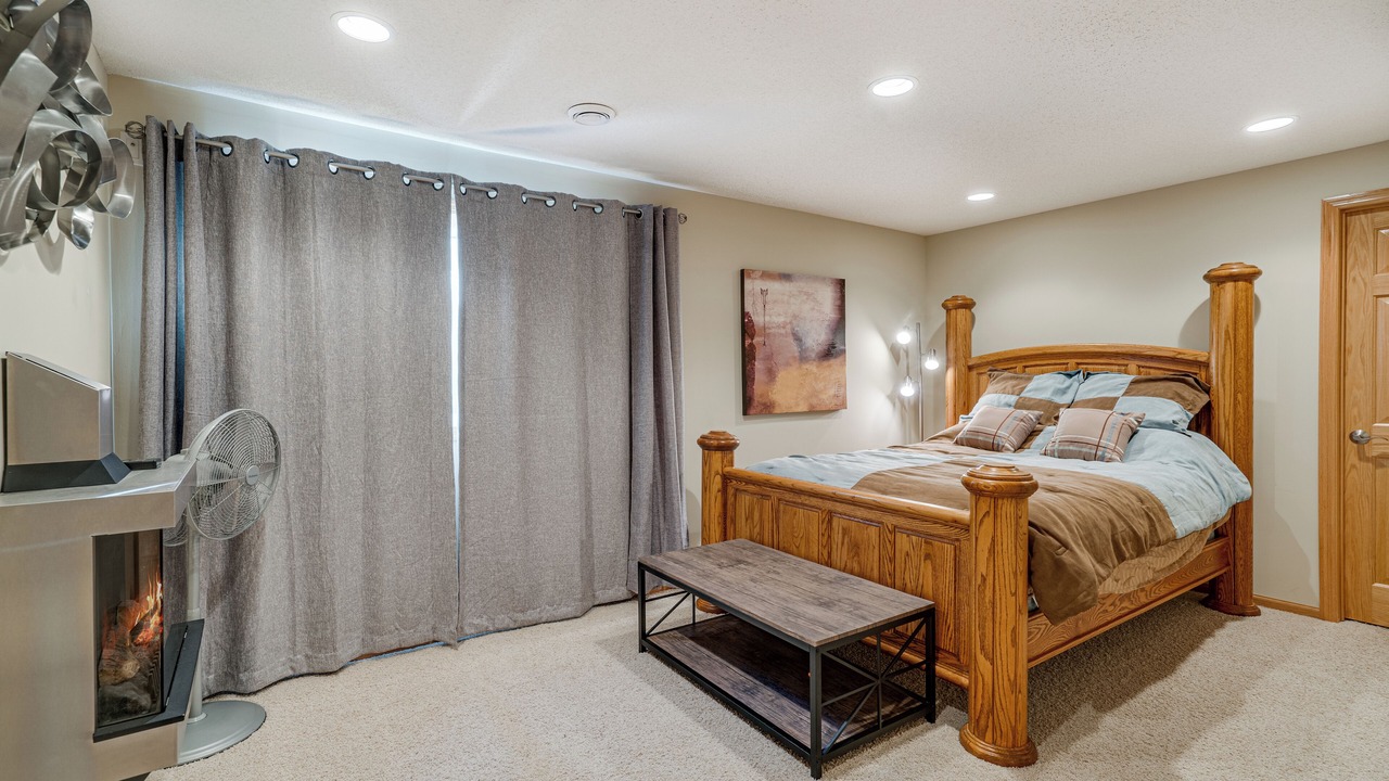 Photo of Bedroom in Maple Grove