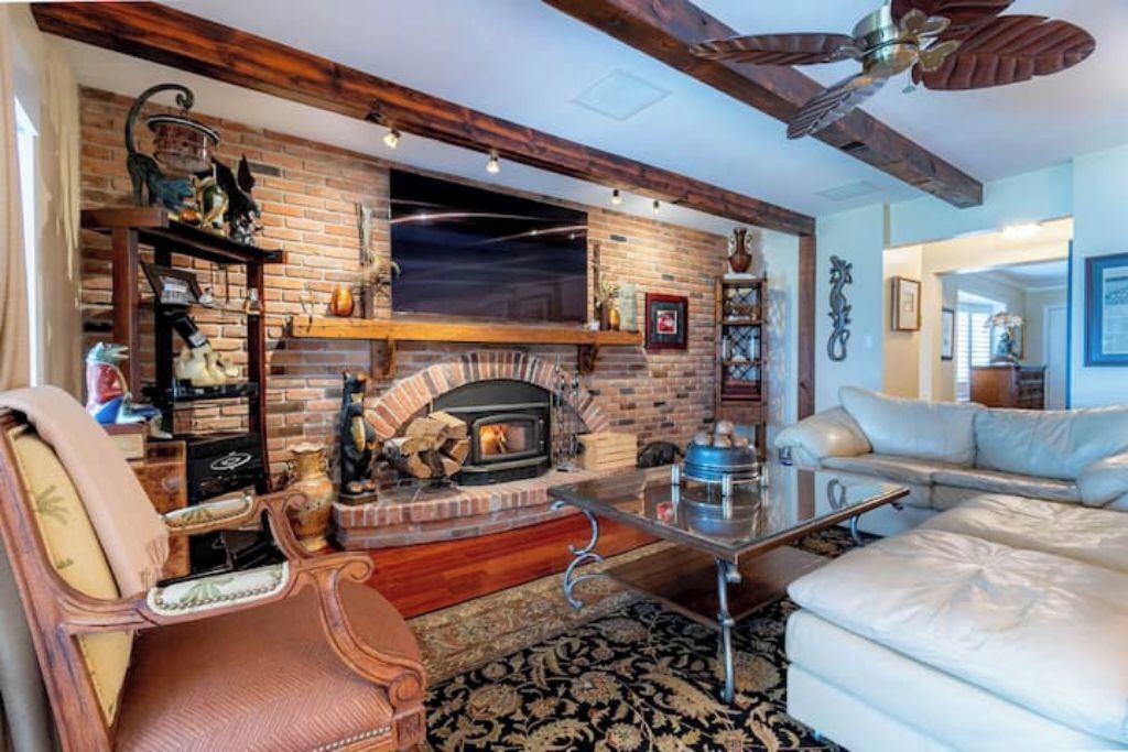Photo of Livingroom in Port Dalhousie