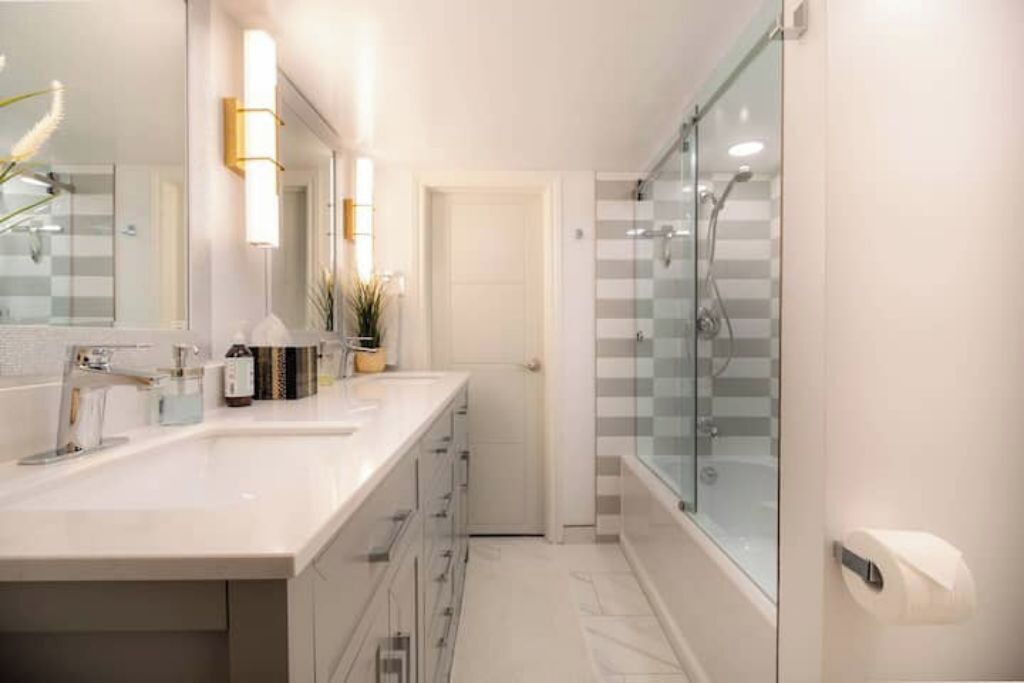 Photo of Bathroom in Port Dalhousie