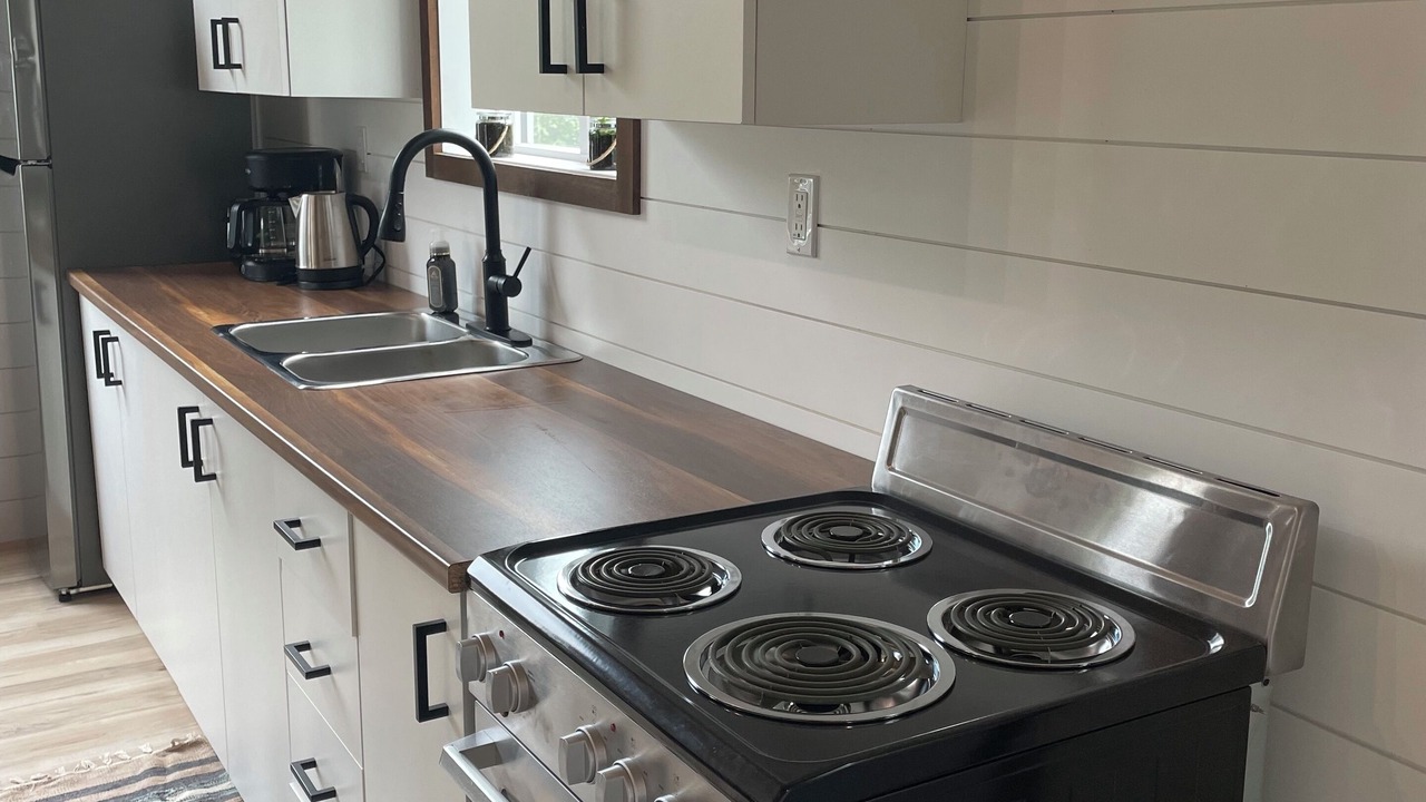 Photo of Kitchen in Unorganized Centre Parry Sound