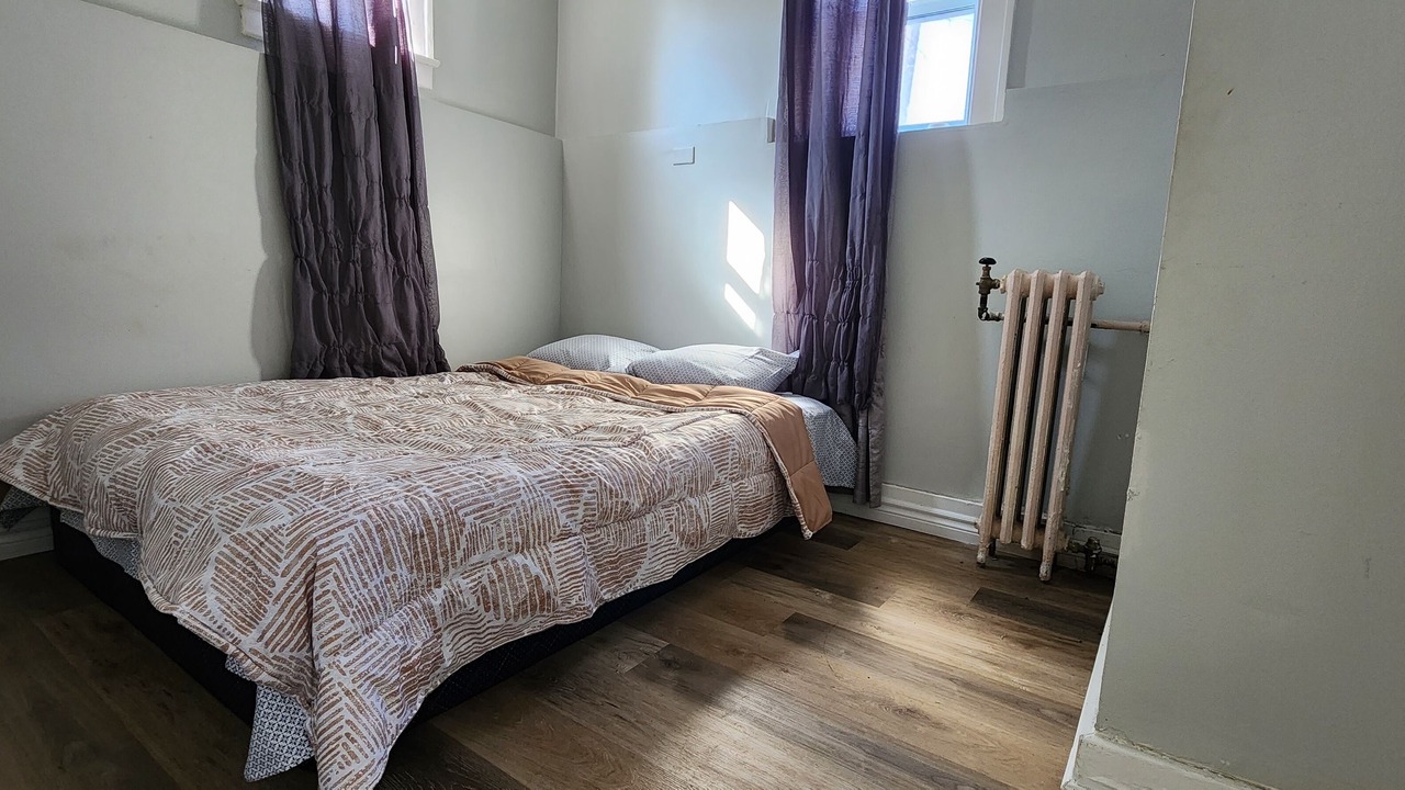 Photo of Bedroom in South Central