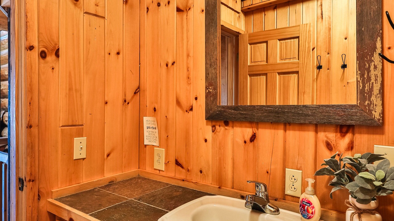 Photo of Bathroom in Osage