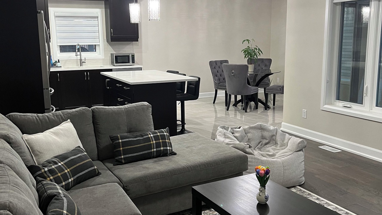 Photo of Livingroom in Fort Erie
