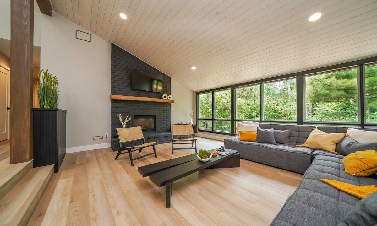 Photo of Bedroom in Grand Bend