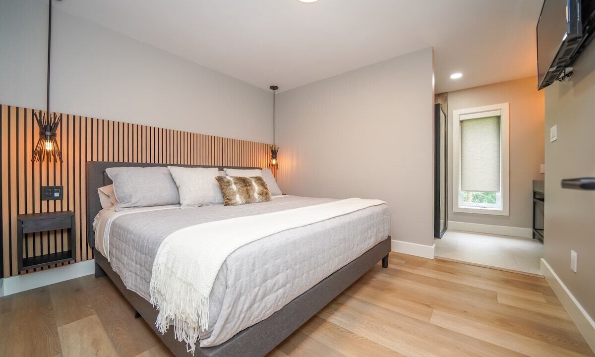 Photo of Bedroom in Grand Bend