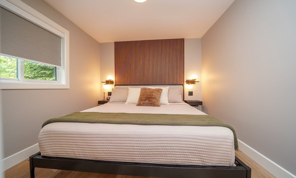 Photo of Bedroom in Grand Bend