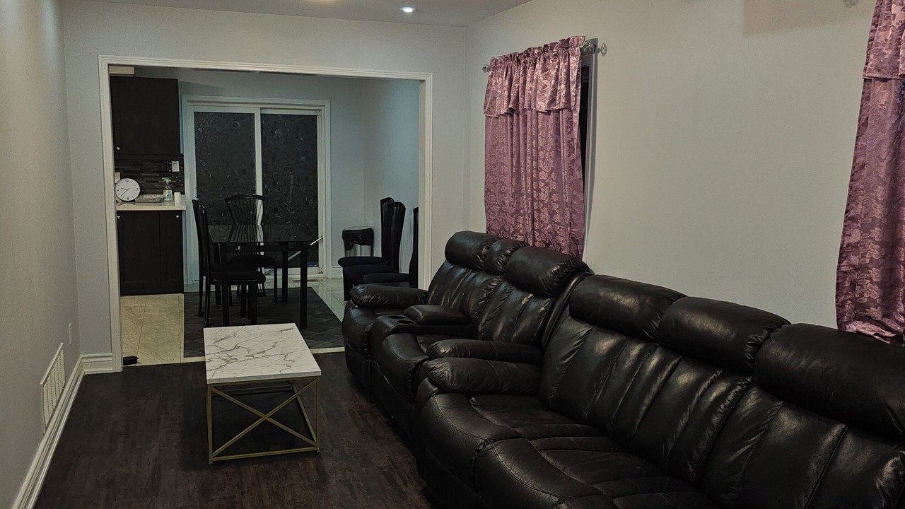 Photo of Livingroom in Markham
