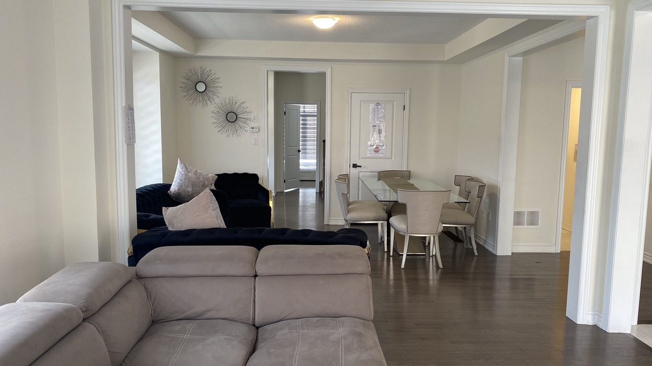 Photo of Livingroom in Brampton