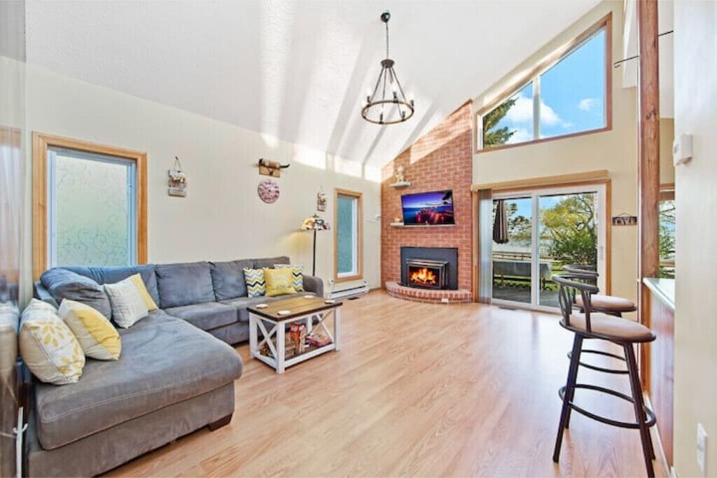 Photo of Livingroom in Ramara