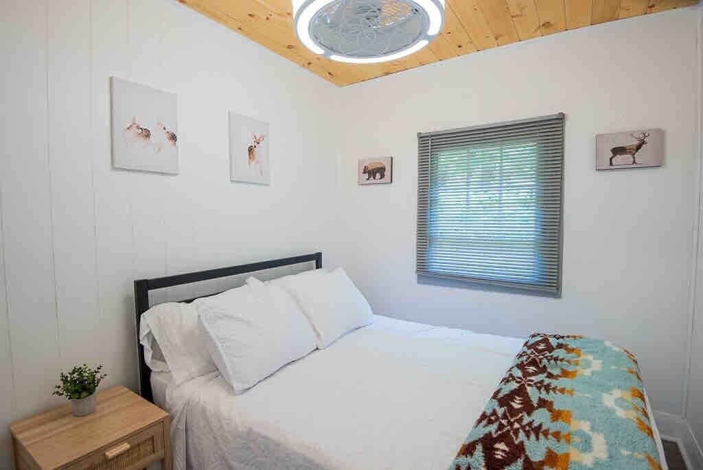 Photo of Bedroom in Isaacs Glen