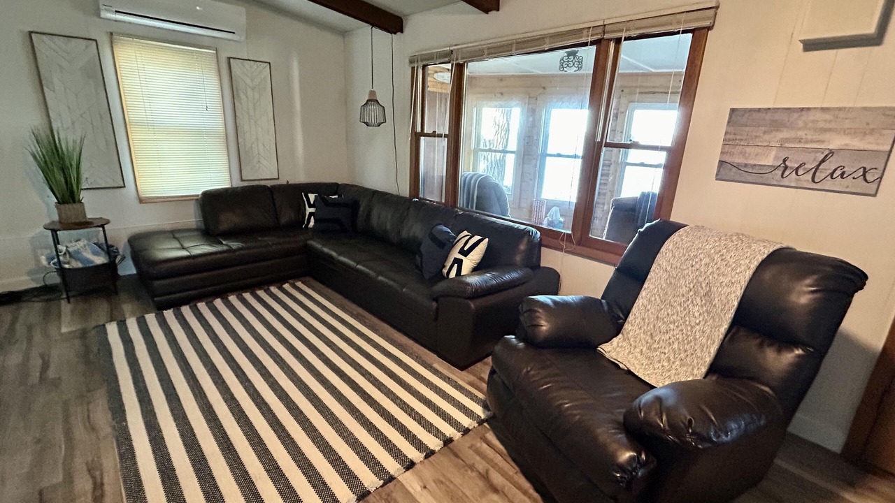 Photo of Livingroom in Detroit Lakes