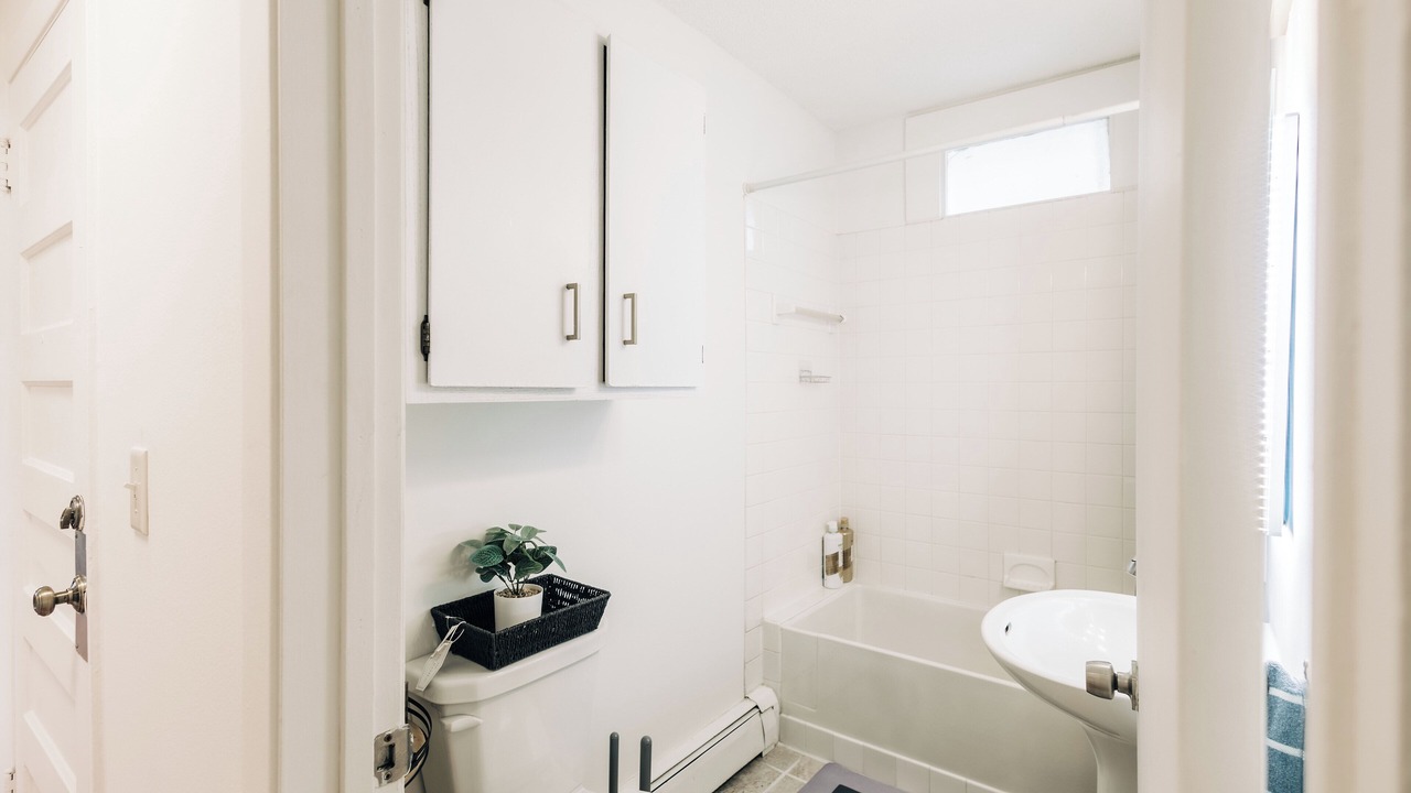 Photo of Bathroom in Summit - University
