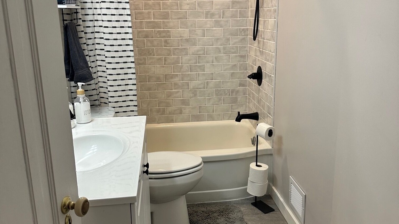 Photo of Bathroom in Glenwood