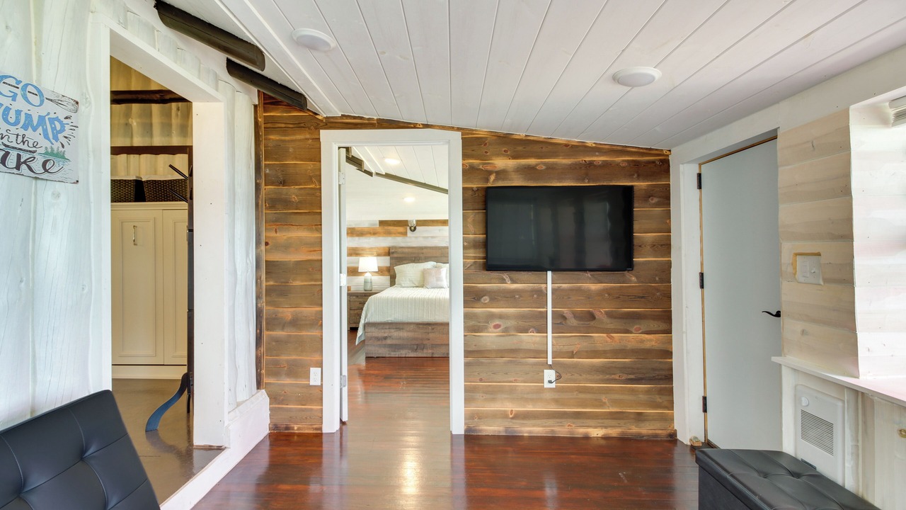 Photo of Bedroom in Motley