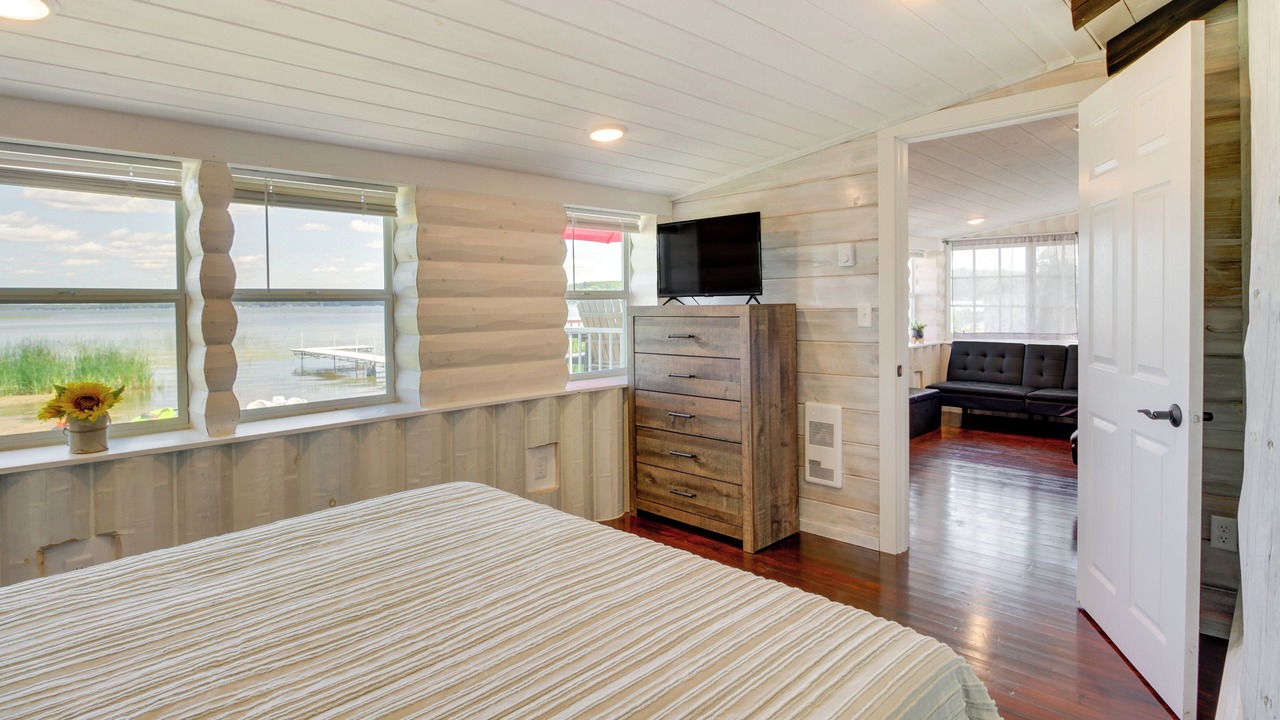 Photo of Bedroom in Motley