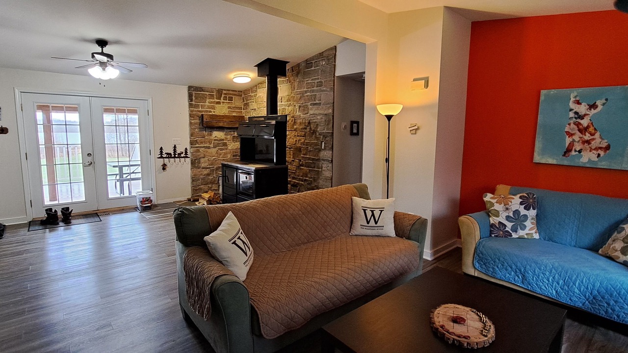 Photo of Livingroom in Haliburton