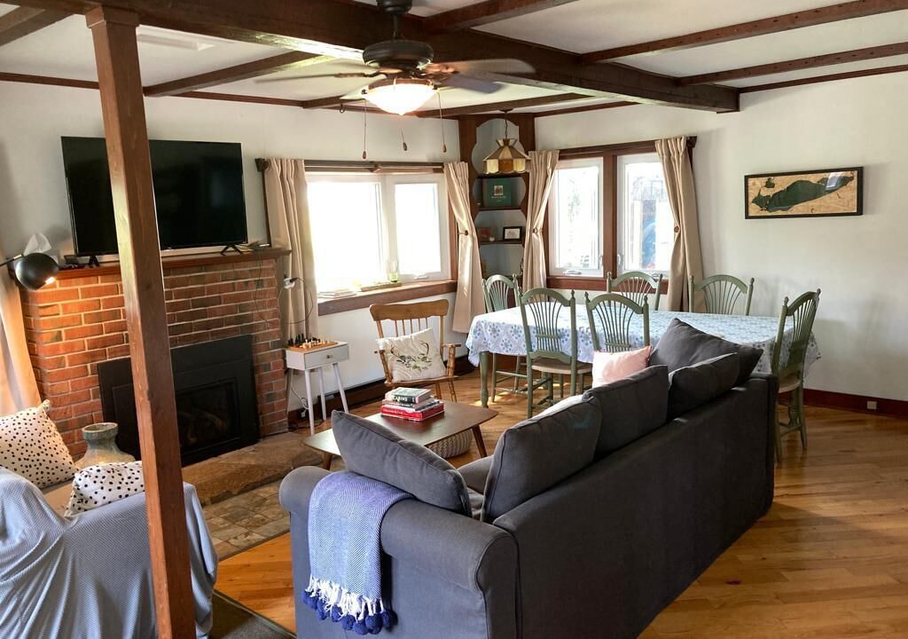 Photo of Livingroom in Long Point