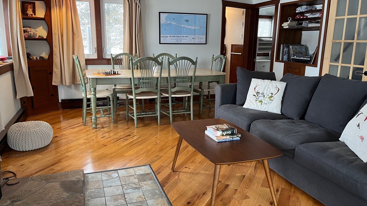 Photo of Livingroom in Long Point
