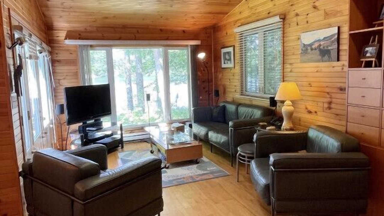 Photo of Livingroom in North Kawartha