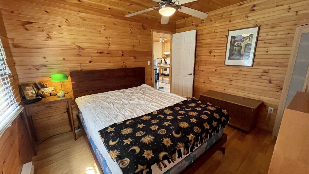 Photo of Bedroom in North Kawartha