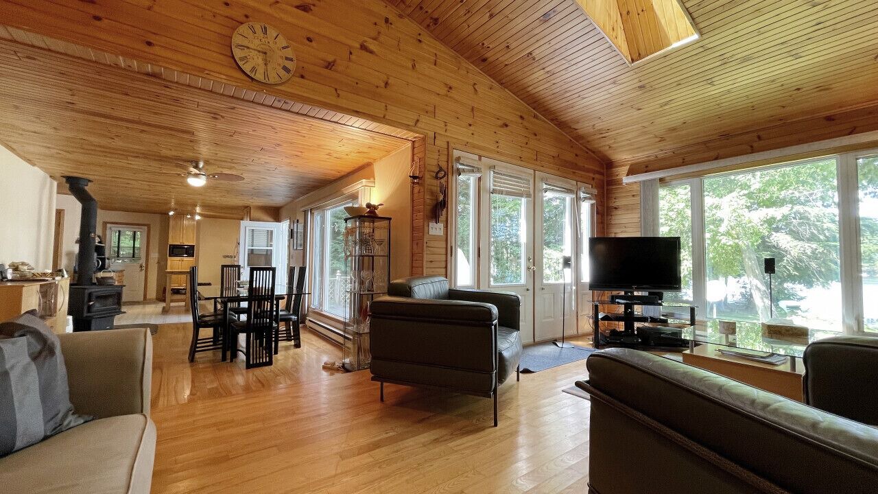 Photo of Livingroom in North Kawartha