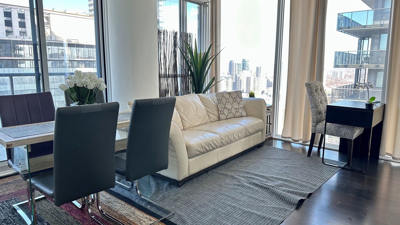 Photo of Livingroom in Bay Cloverhill