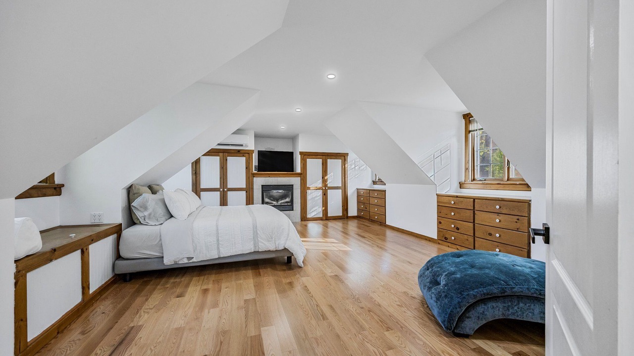 Photo of Livingroom in Port Carling