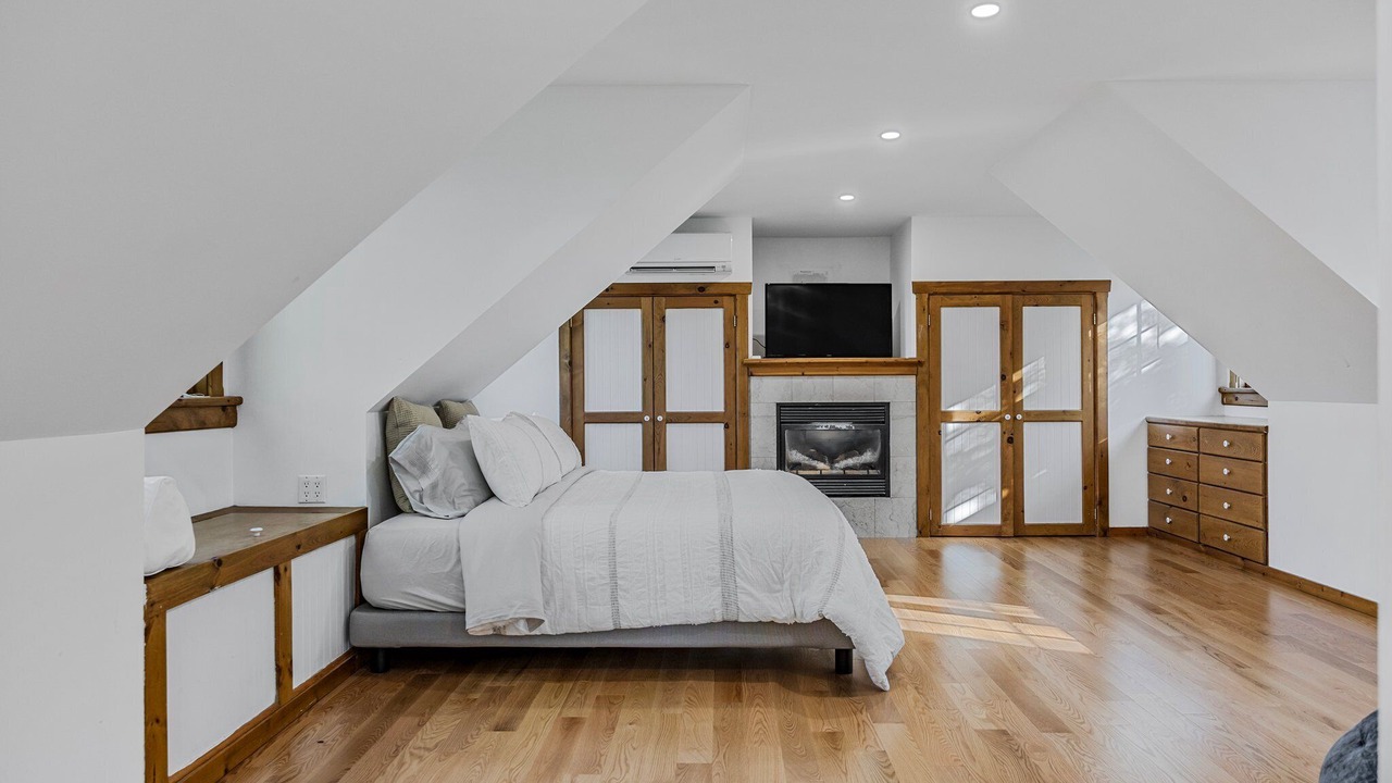 Photo of Bedroom in Port Carling
