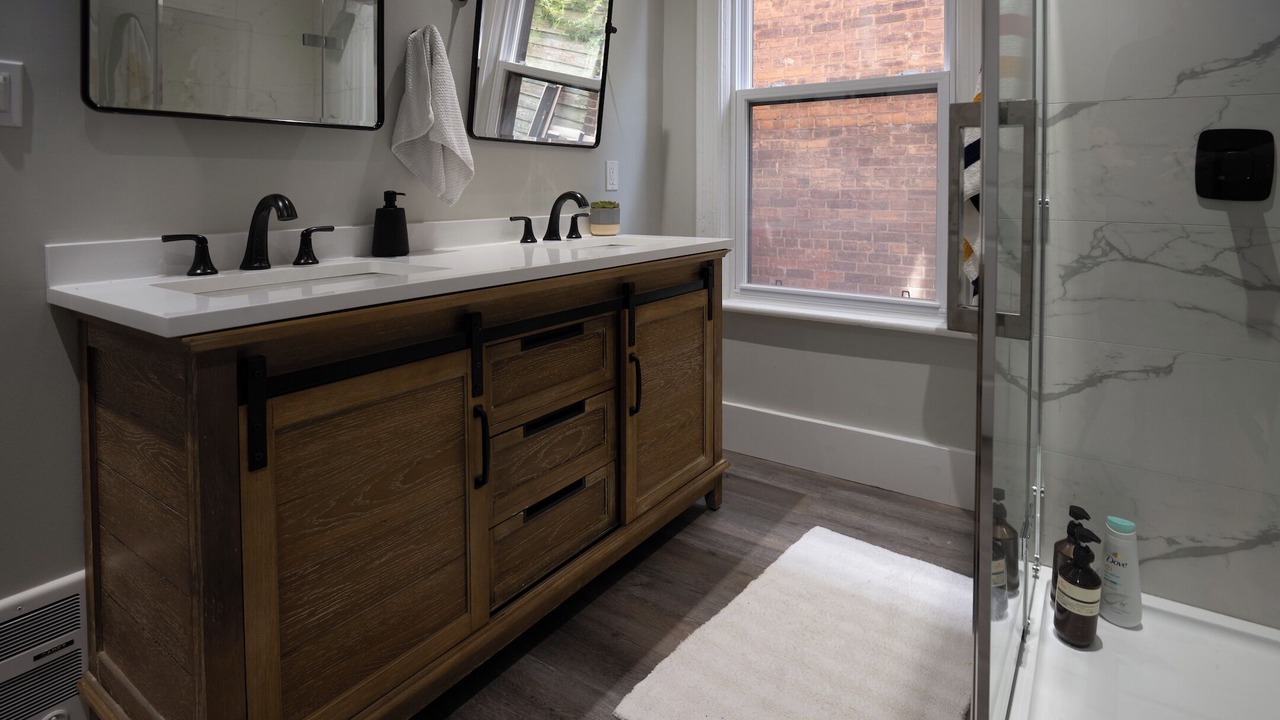 Photo of Bathroom in Riverdale