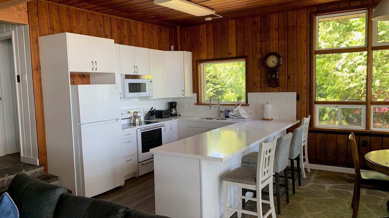 Photo of Kitchen in Honey Harbour