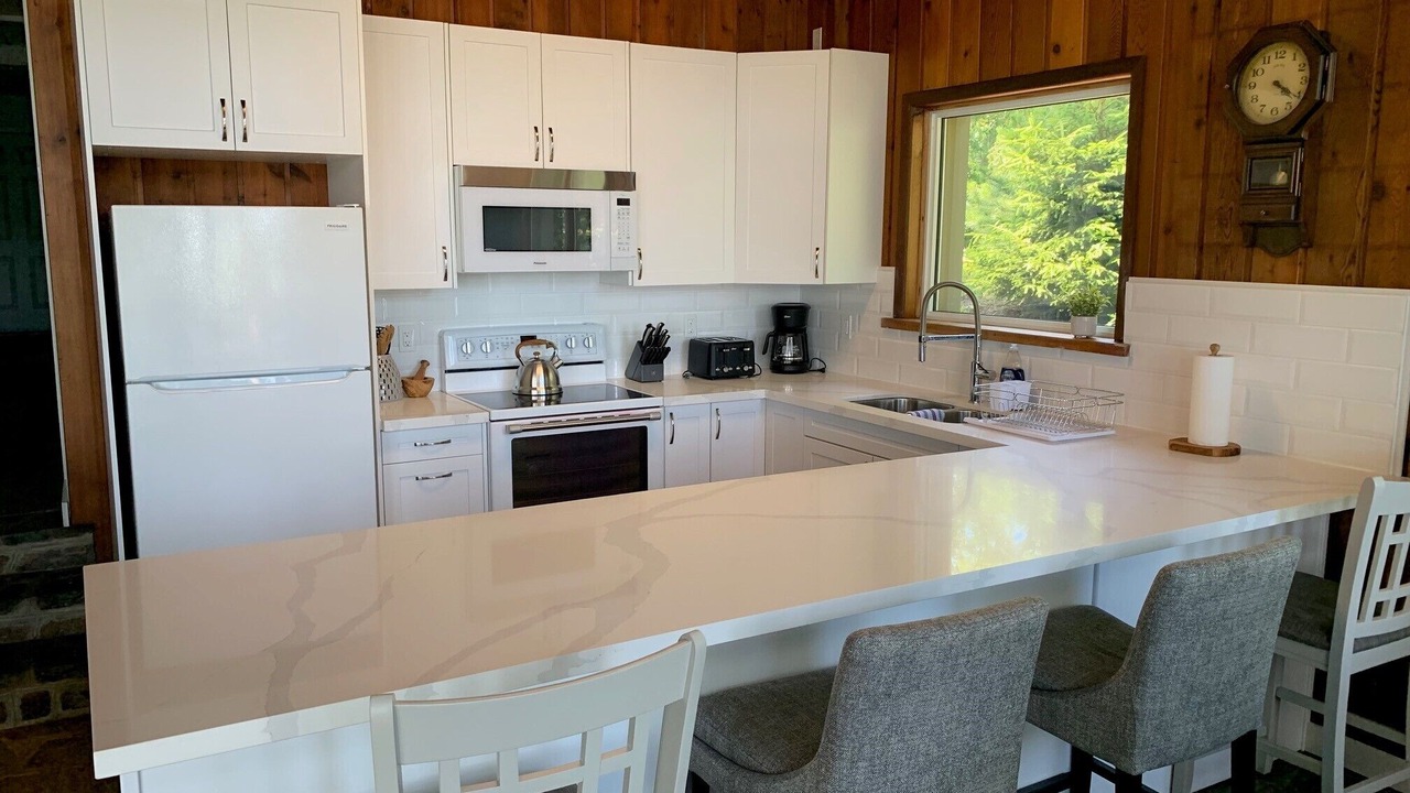 Photo of Kitchen in Honey Harbour