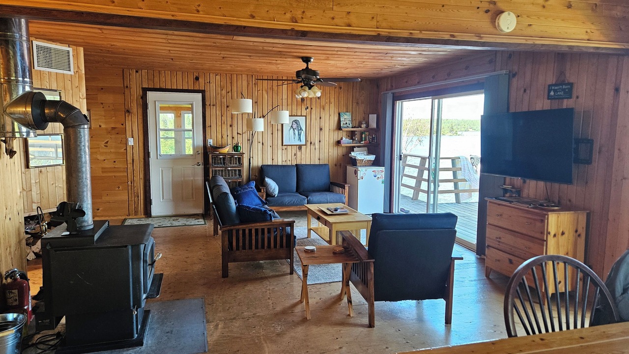 Photo of Livingroom in Kenora