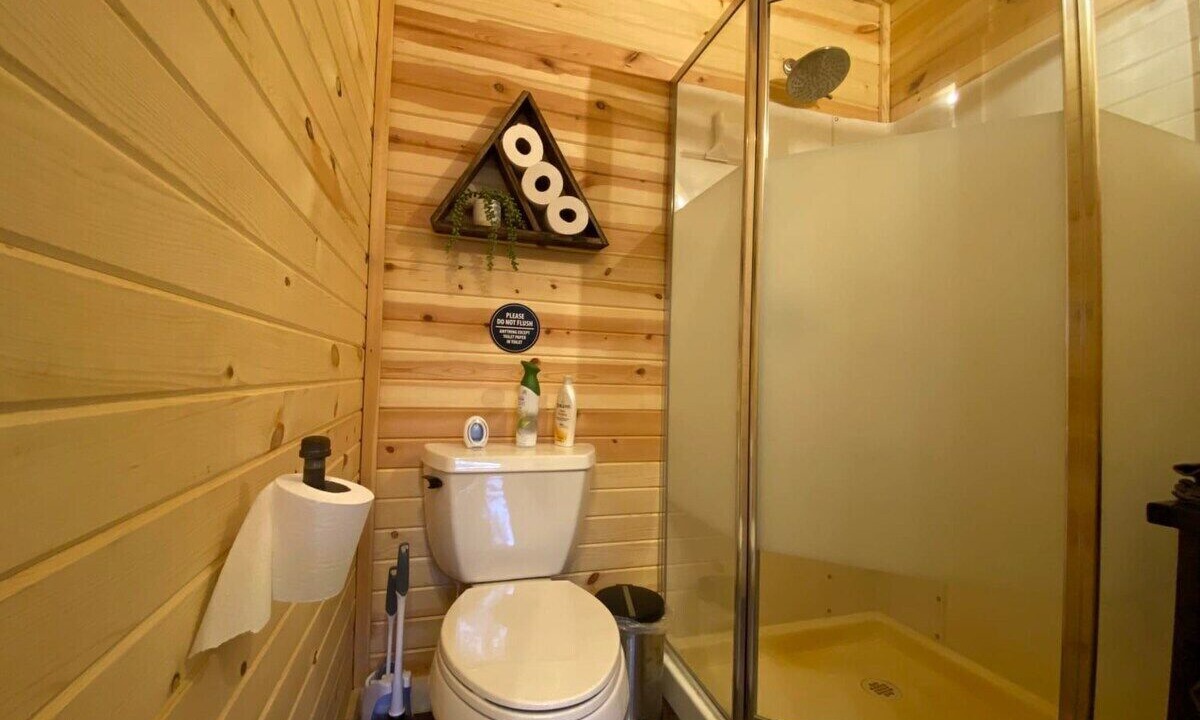 Photo of Bathroom in Longville
