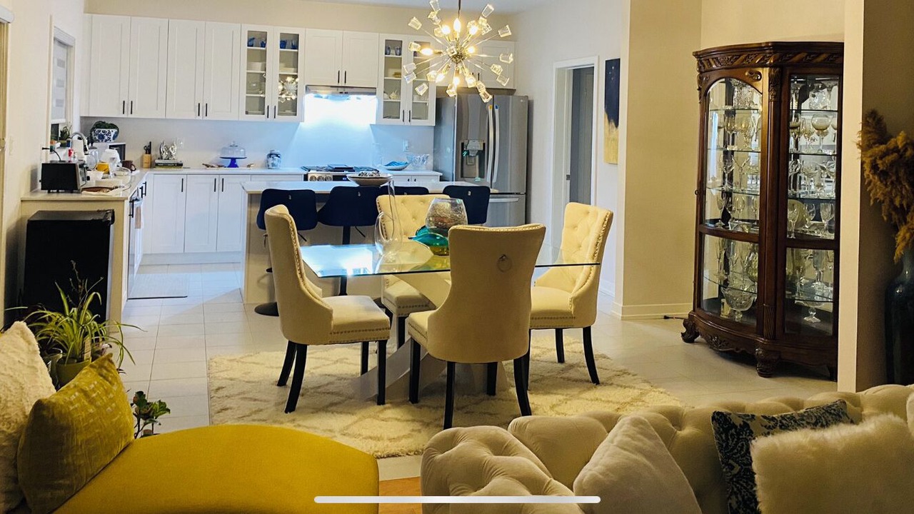 Photo of Livingroom in Simcoe