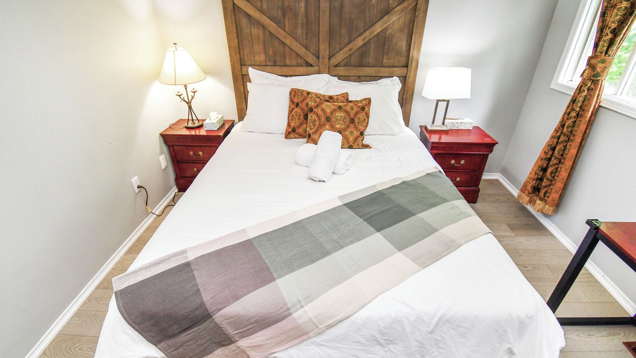 Photo of Bedroom in Alcona