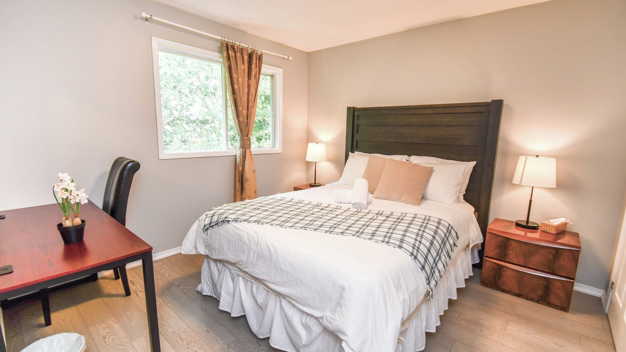 Photo of Bedroom in Alcona