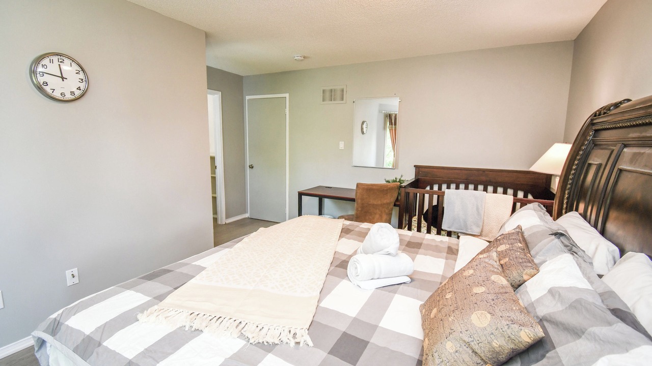 Photo of Bedroom in Alcona