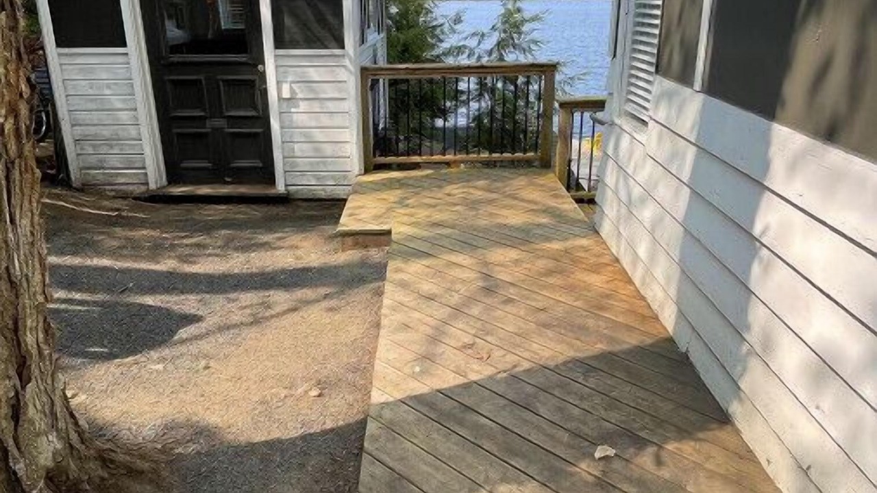 Photo of Patio Balcony in North Kawartha