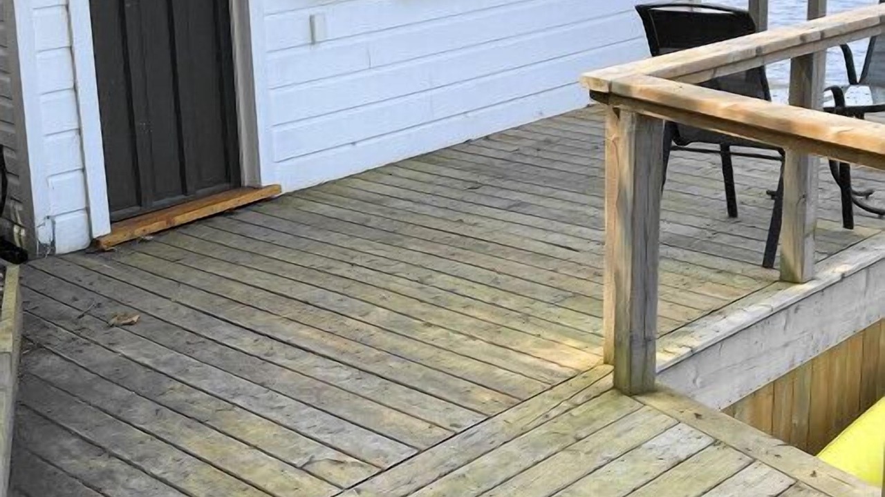 Photo of Patio Balcony in North Kawartha