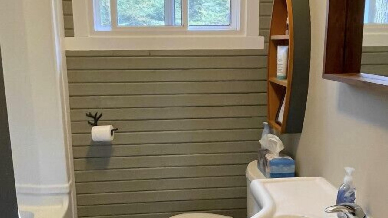 Photo of Bathroom in North Kawartha