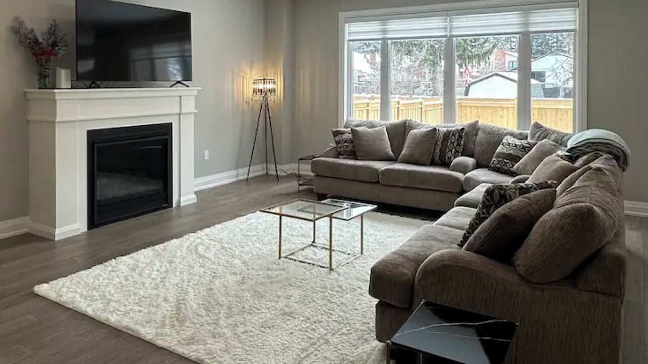 Photo of Livingroom in Durham Region
